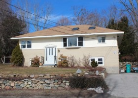 10 Hopkinton Road, Upton, MA